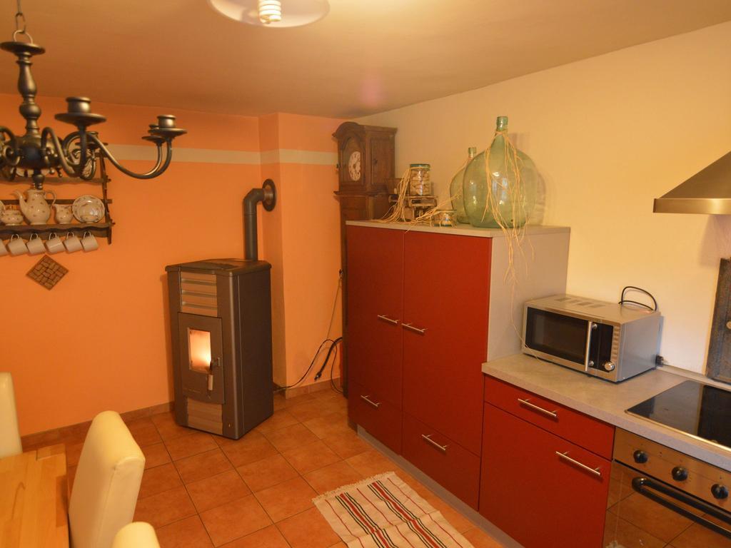 Charming Holiday Home In Neumagen Dhron Exterior photo